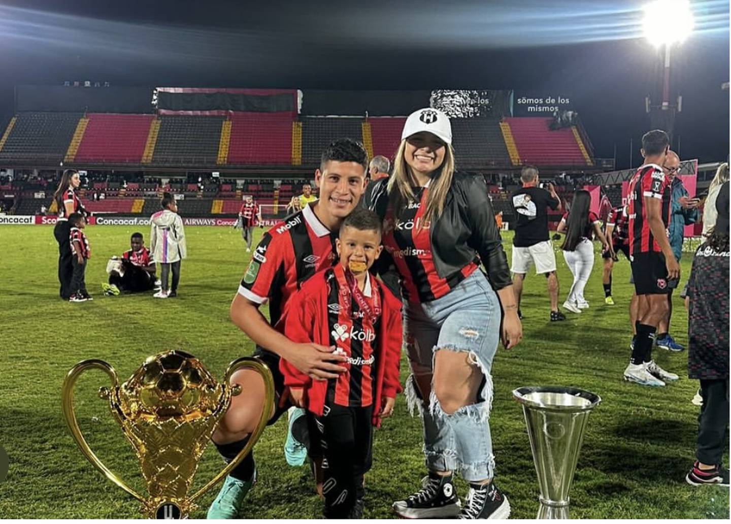 Gael siempre acude al estadio para ver a su papá, Alexis Gamboa, con Liga Deportiva Alajuelense.