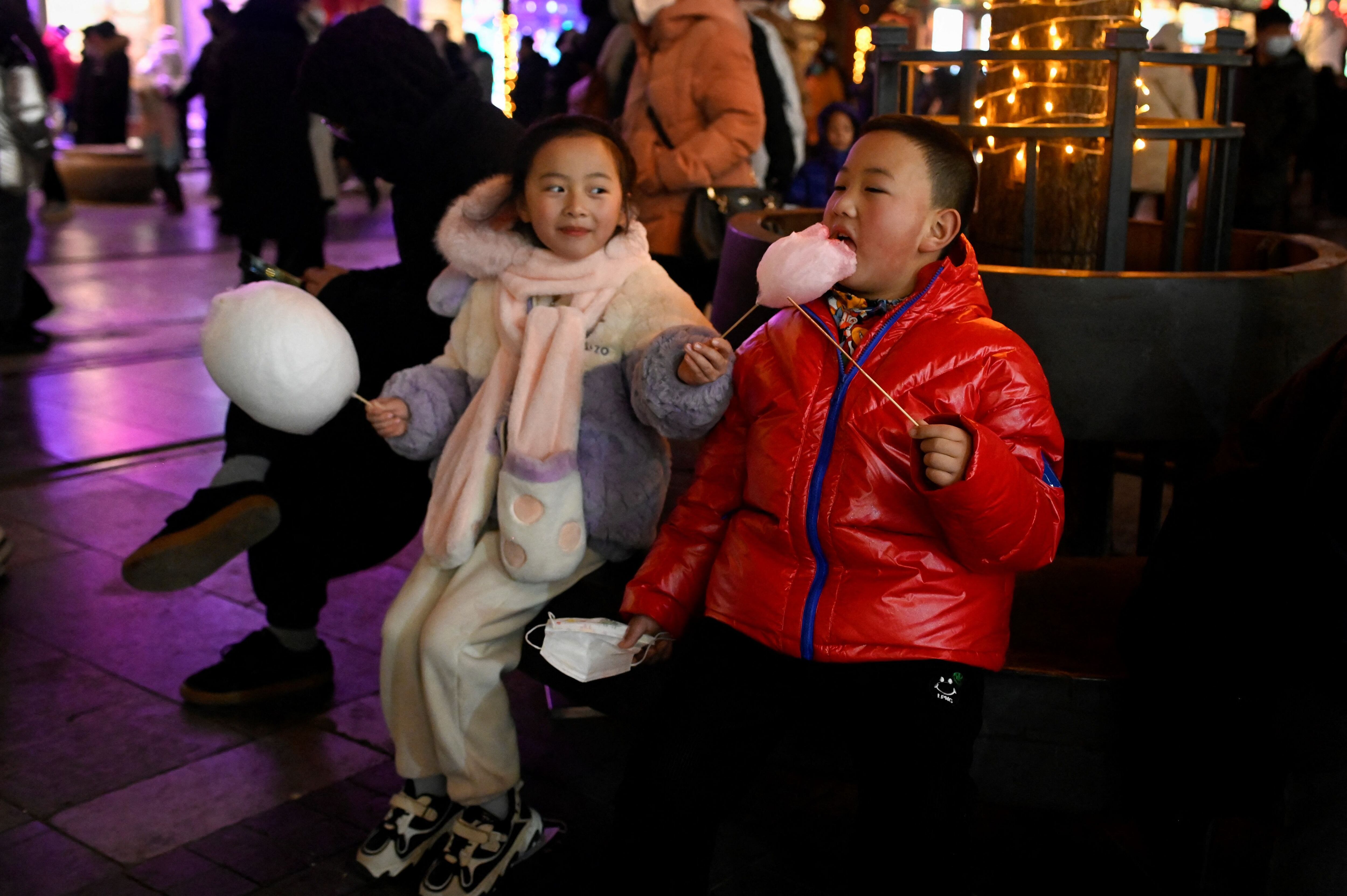 Una de las provincias más pobladas de China elimina control de natalidad