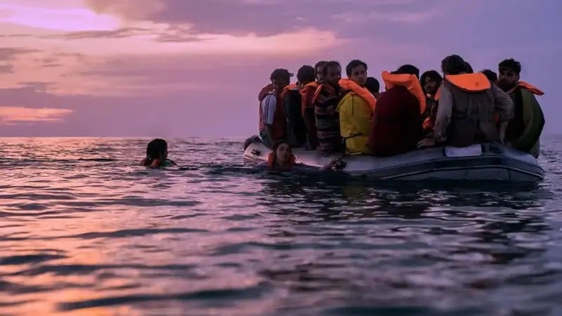 Yusra y Sara Mardini, junto a otros refugiados, nadaron durante horas para salvar sus vidas y alcanzar un lugar seguro en Europa.