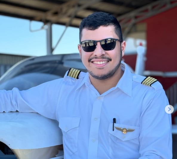 Ismael Alvarado, piloto graduado el pasado 6 de marzo de la Escuela Costarricense de Aviación. Foto ECDEA