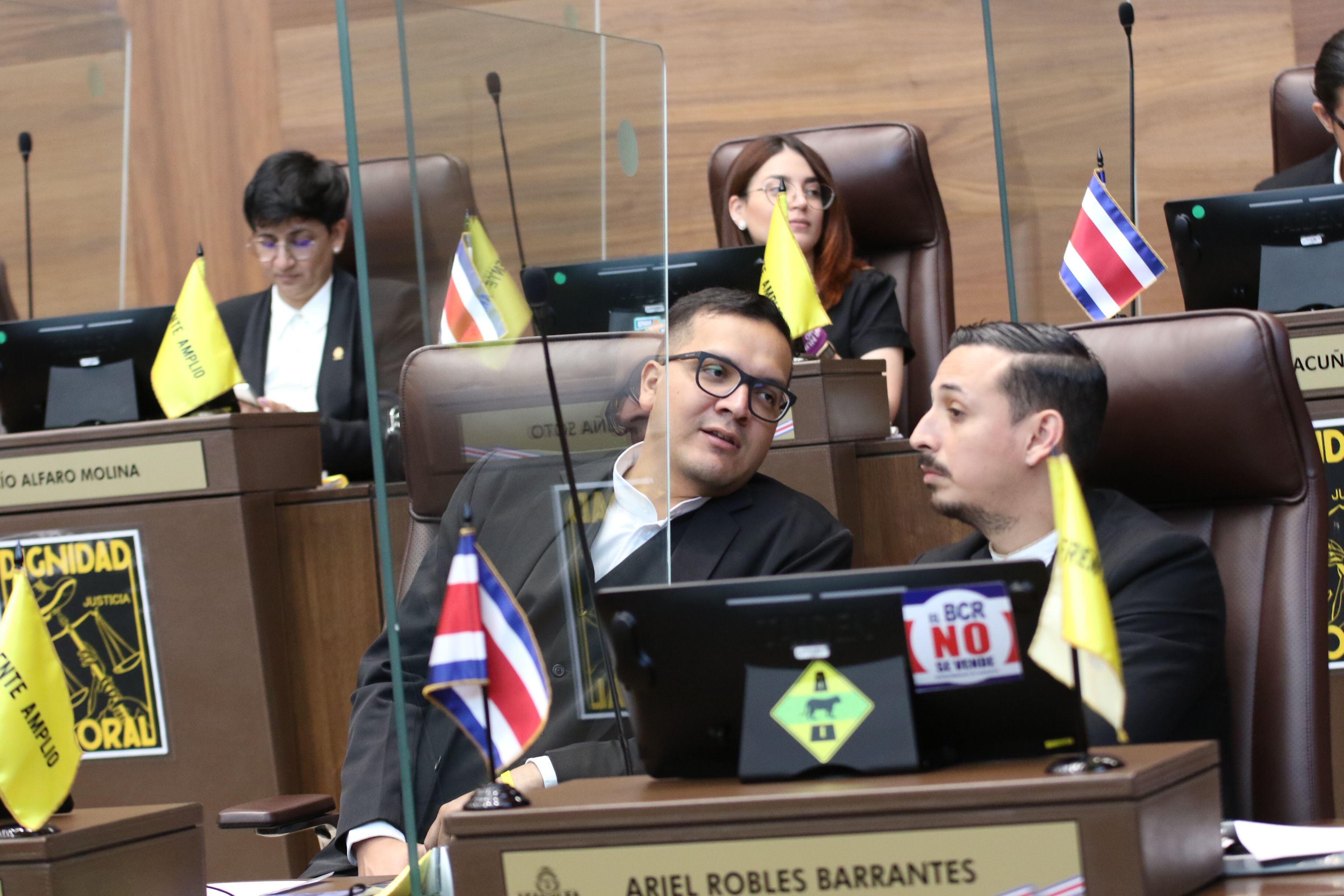 El Frente Amplio es la bancada que más mociones ha presentado al proyecto de jornadas 4-3 Foto: Asamblea Legislativa.