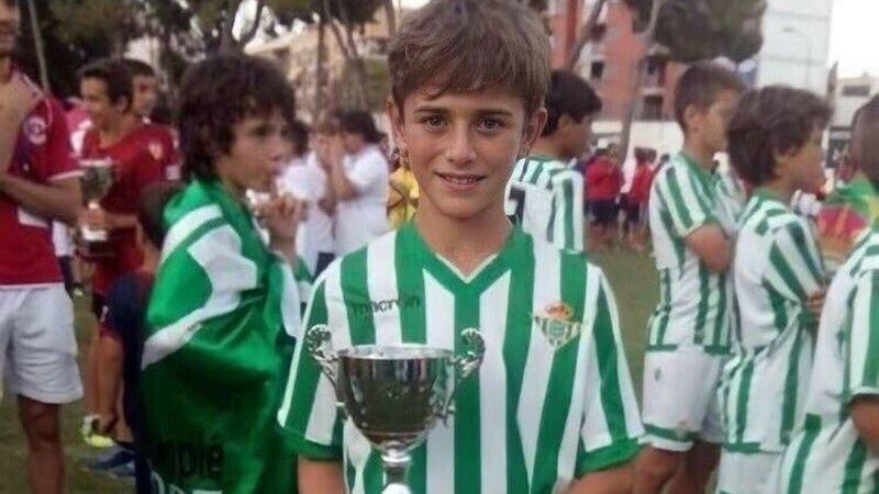 Así era Gavi de niño cuando Ángel Catalina lo llevó al Betis, luego dio el salto al Barcelona. (Foto Real Betis Balompié).