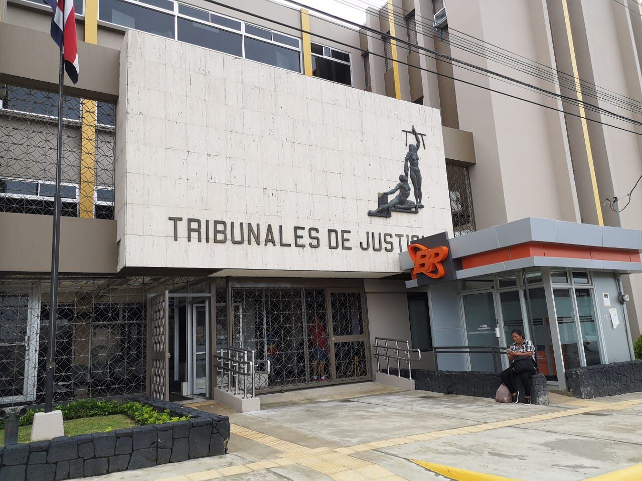 El Tribunal de Pérez Zeledón sentenció a un individuo a 10 años de prisión por violar a su prima menor de edad.