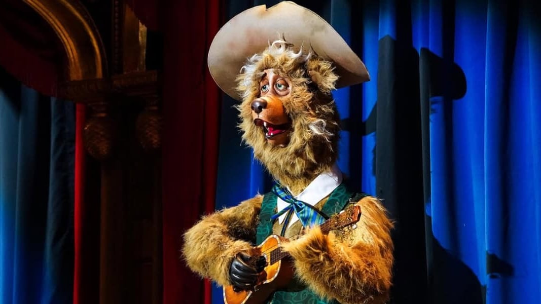 'Disney World' retira al oso animatrónico 'Liver Lips McGrowl' del 'Country Bear Jamboree' en 'Magic Kingdom'.