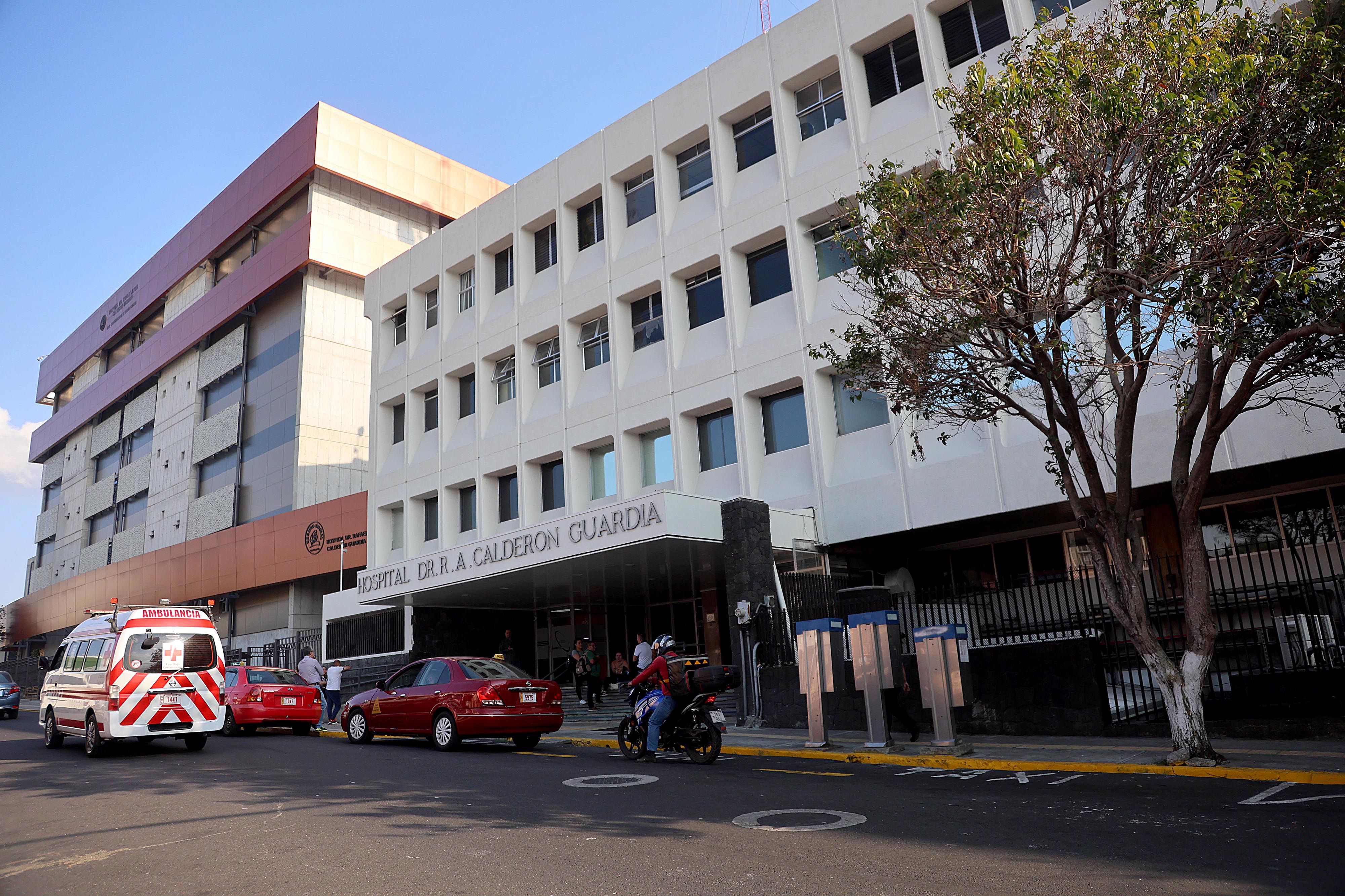La paciente fue remitida al Hospital Calderón Guardia donde se determinó que debía realizársele una cirugía para extirpar todo el útero y el cuello uterino, pero la intervención fue suspendida por la protesta de especialistas. 
