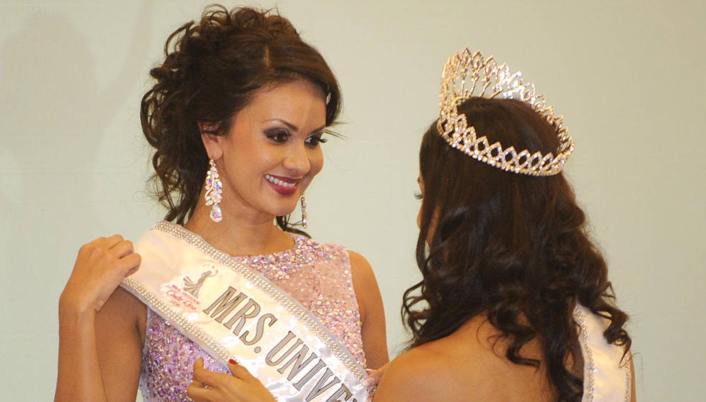 Corona del Mrs Universe Costa Rica quedó en poder de Johanna García