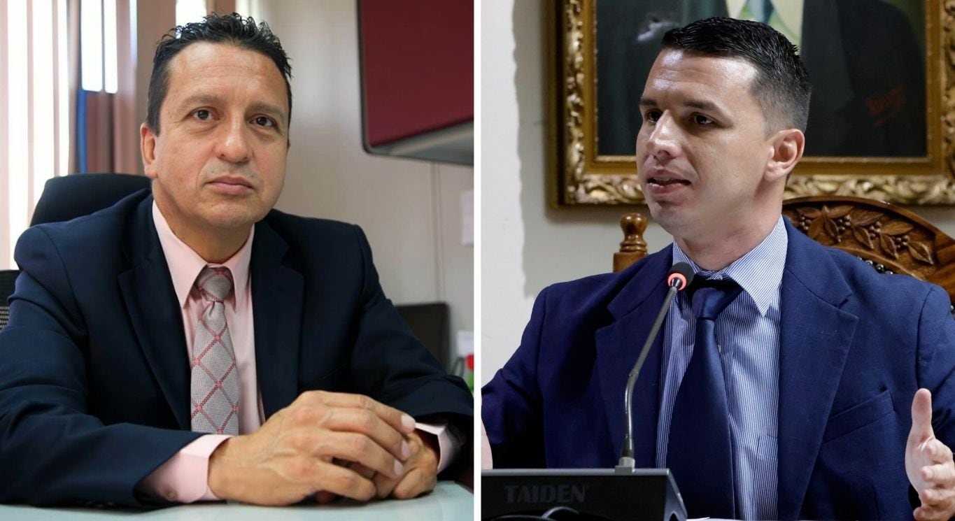 A la izquierda, el auditor interno de la Municipalidad de San José, Israel Barrantes; a la derecha, el alcalde Diego Miranda.