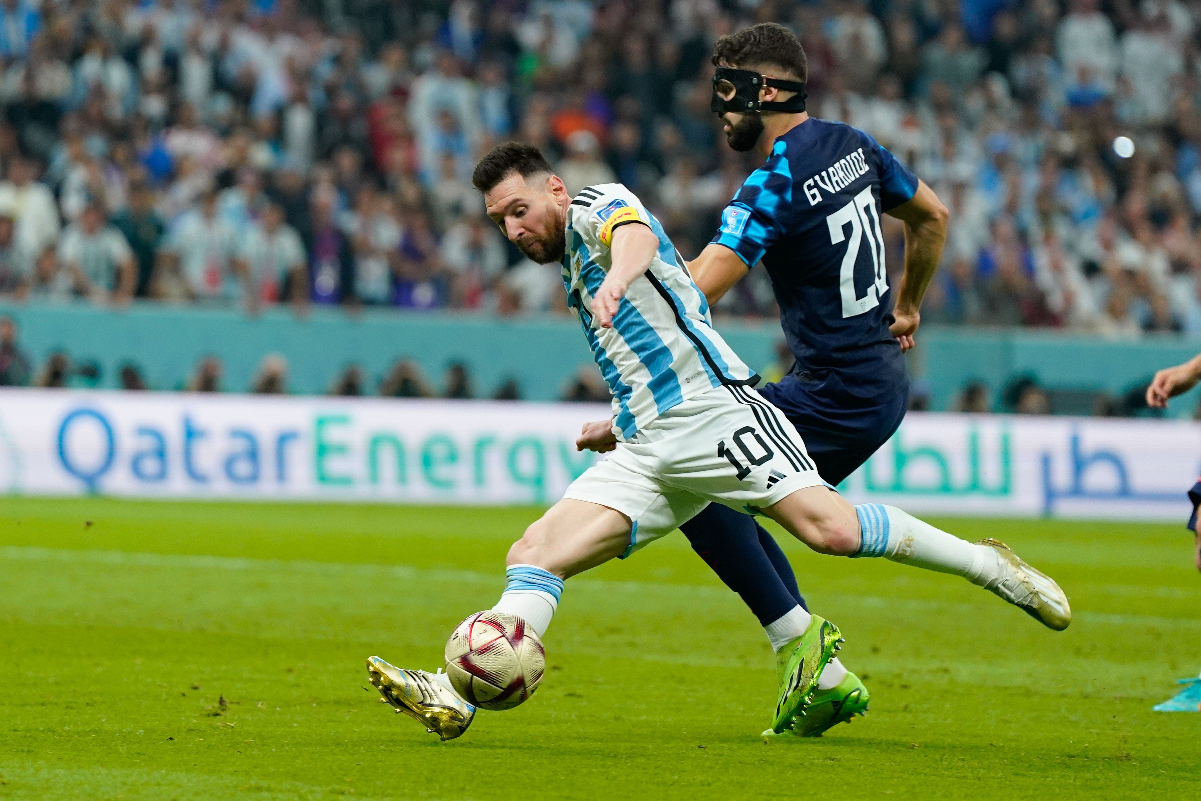 Lionel Messi suma cinco goles para Argentina en el Mundial de Qatar 2022; marcó en fase de grupos, octavos de final, cuartos de final y semifinales. 