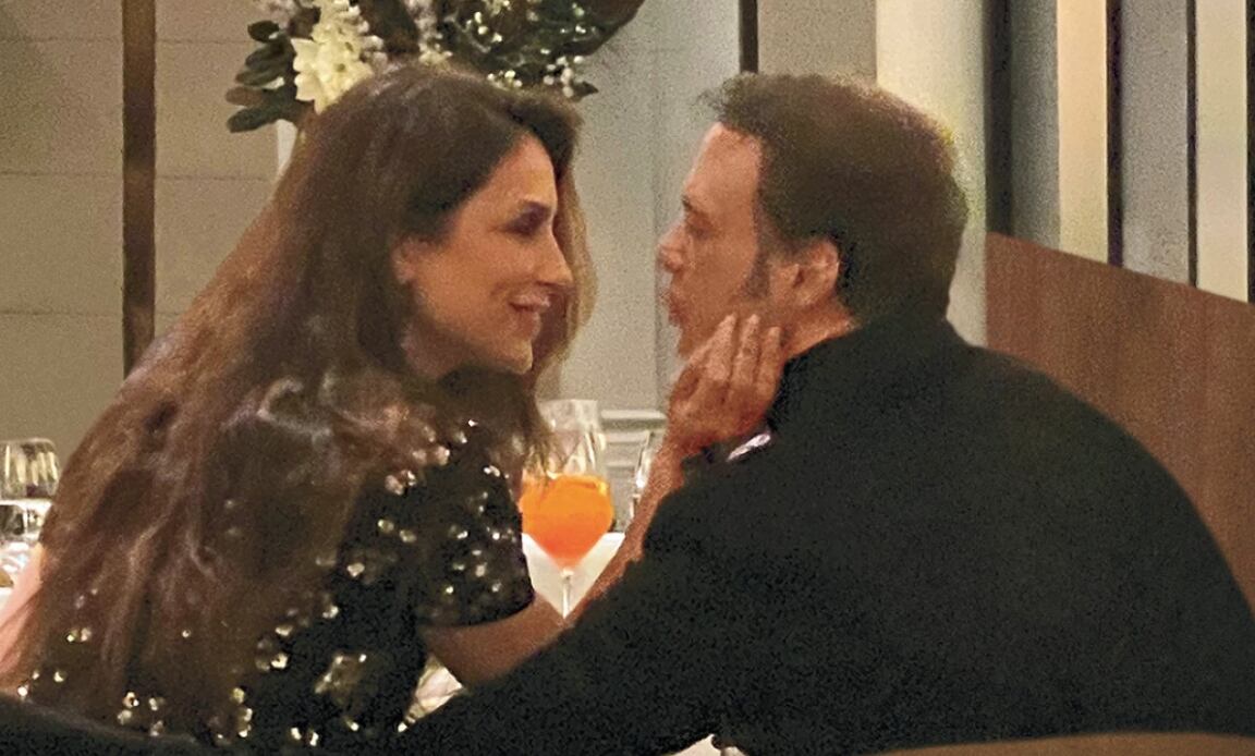 Luis Miguel y Paloma Cuevas fueron captados mientras disfrutaban de una cena romántica en Nueva York. 