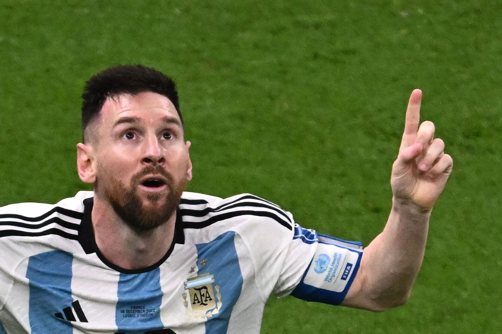 Lionel Messi se llena de ilusión luego de marcar el tercer gol para Argentina.