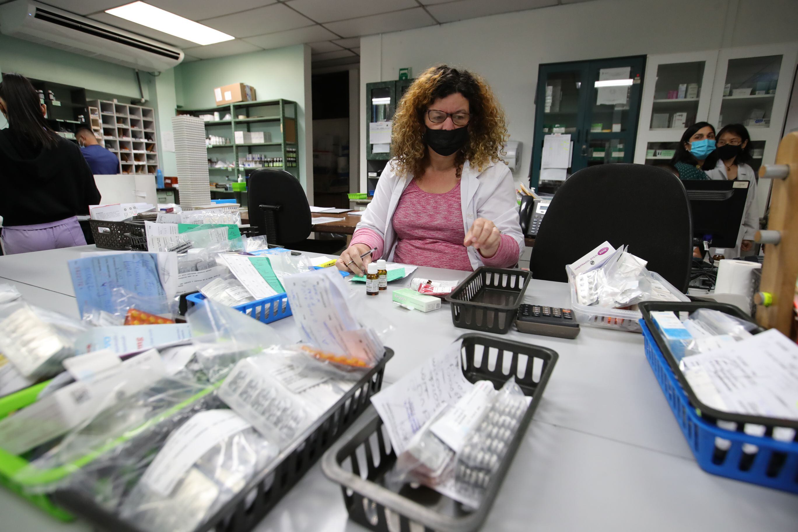 Marta Esquivel pidió incluir pañales, bloqueador y toallas en plan para vender productos de CCSS a farmacias privadas