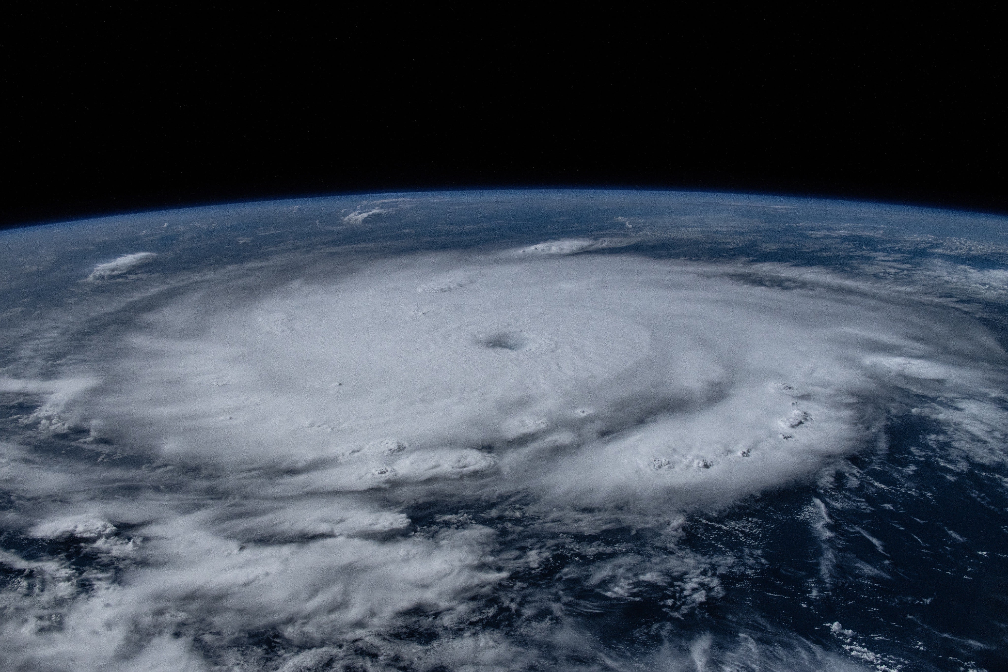 El astronauta Matthew Dominick fotografió el huracán Beryl desde la Estación Espacial Internacional.