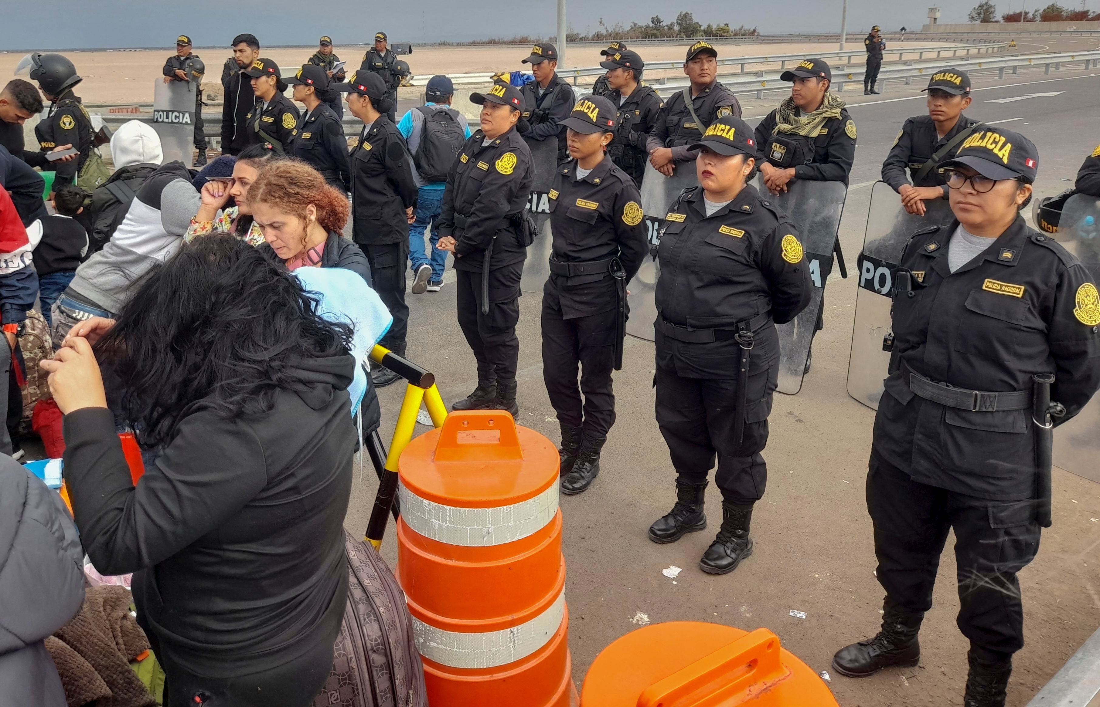 Perú en ‘estado de emergencia’: Blindó sus fronteras con militares ante llegada de migrantes