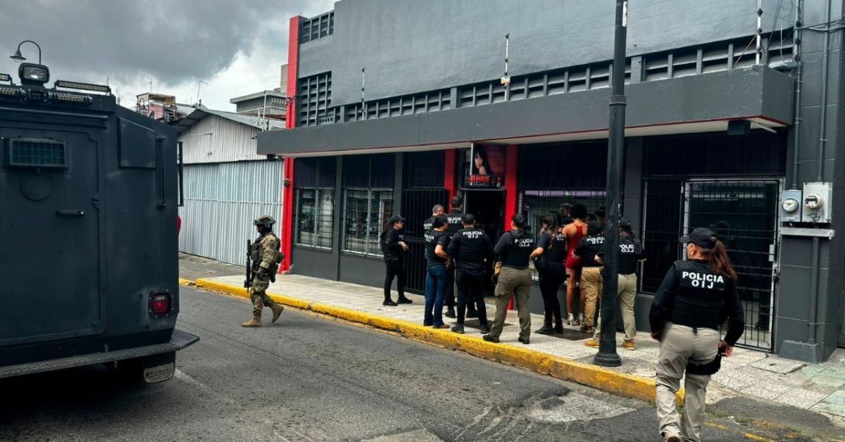 Los operativos se llevaron a cabo este jueves 18 de julio en el centro de San José, donde se buscaba la detención de un hombre y una mujer, quienes figuran como sospechosos del delito de trata de personas con fines sexuales. (Foto: OIJ) (OIJ)