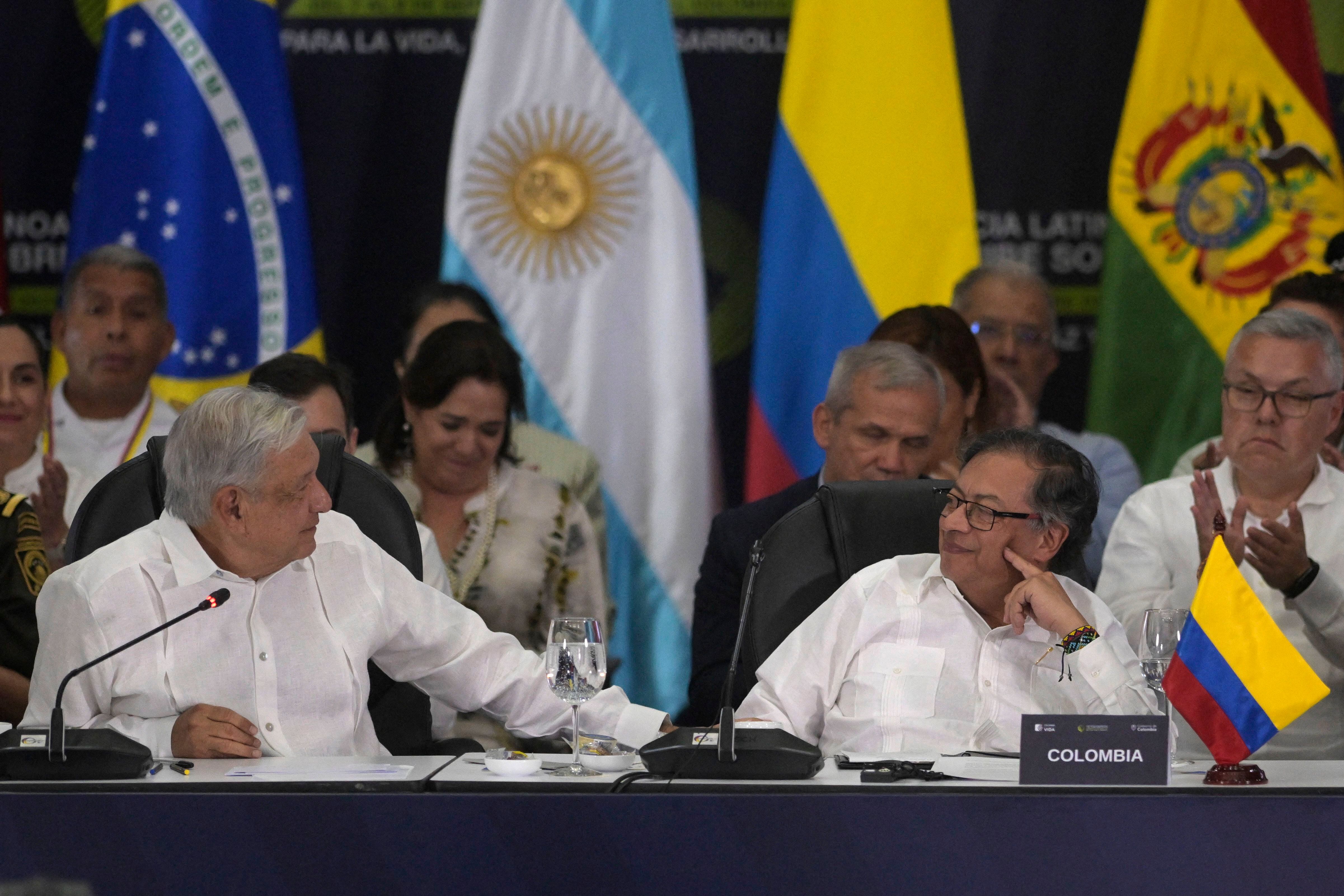 Durante una cumbre sobre drogas en Cali, Colombia, los presidentes Andrés Manuel López Obrador de México y Gustavo Petro de Colombia, ambos de tendencia izquierdista, coincidieron en la necesidad de cambiar la estrategia antidrogas en América Latina.