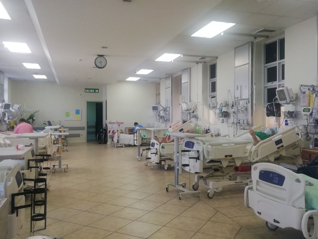 El Hospital San Juan de Dios es uno de los que recibe pacientes con covid-19. En este momento hay un brote reportado en dicho centro de salud.