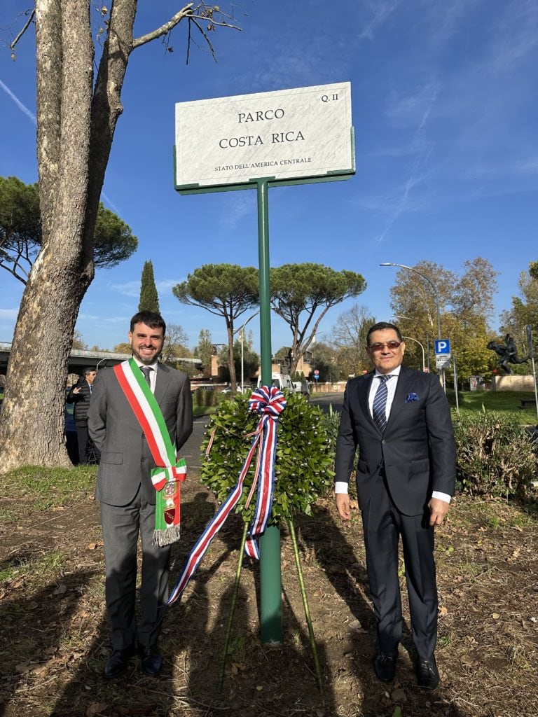 Italia inauguró el 'Parque Costa Rica' en Roma en conmemoración del 75° aniversario de la abolición del ejército en Costa Rica, este 1° de diciembre.