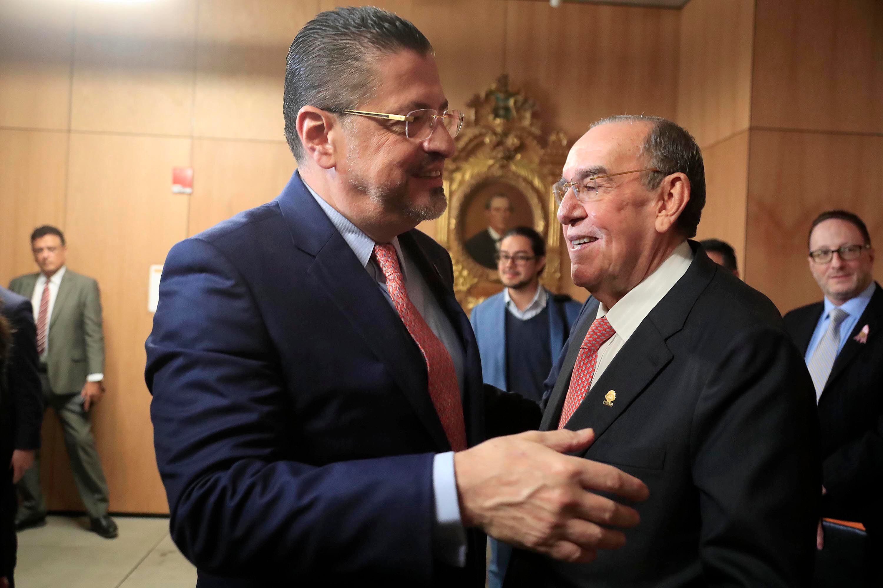 El presidente de la República, Rodrigo Chaves, y su par de la Asamblea Legislativa, Rodrigo Arias, tenían previsto una reunión para este viernes. Arias canceló el encuentro por la declaraciones de Chaves en Limón.
