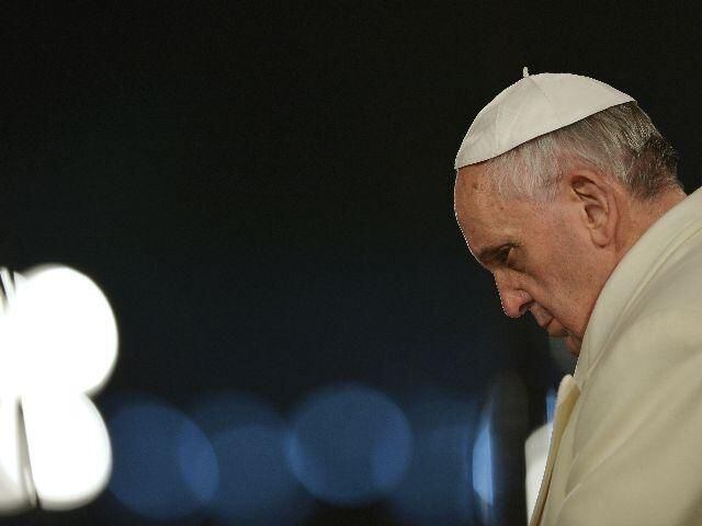 Canal 11 transmitirá la Vigilia Pascual con el Papa Francisco el Sábado Santo a las 10 p. m. 