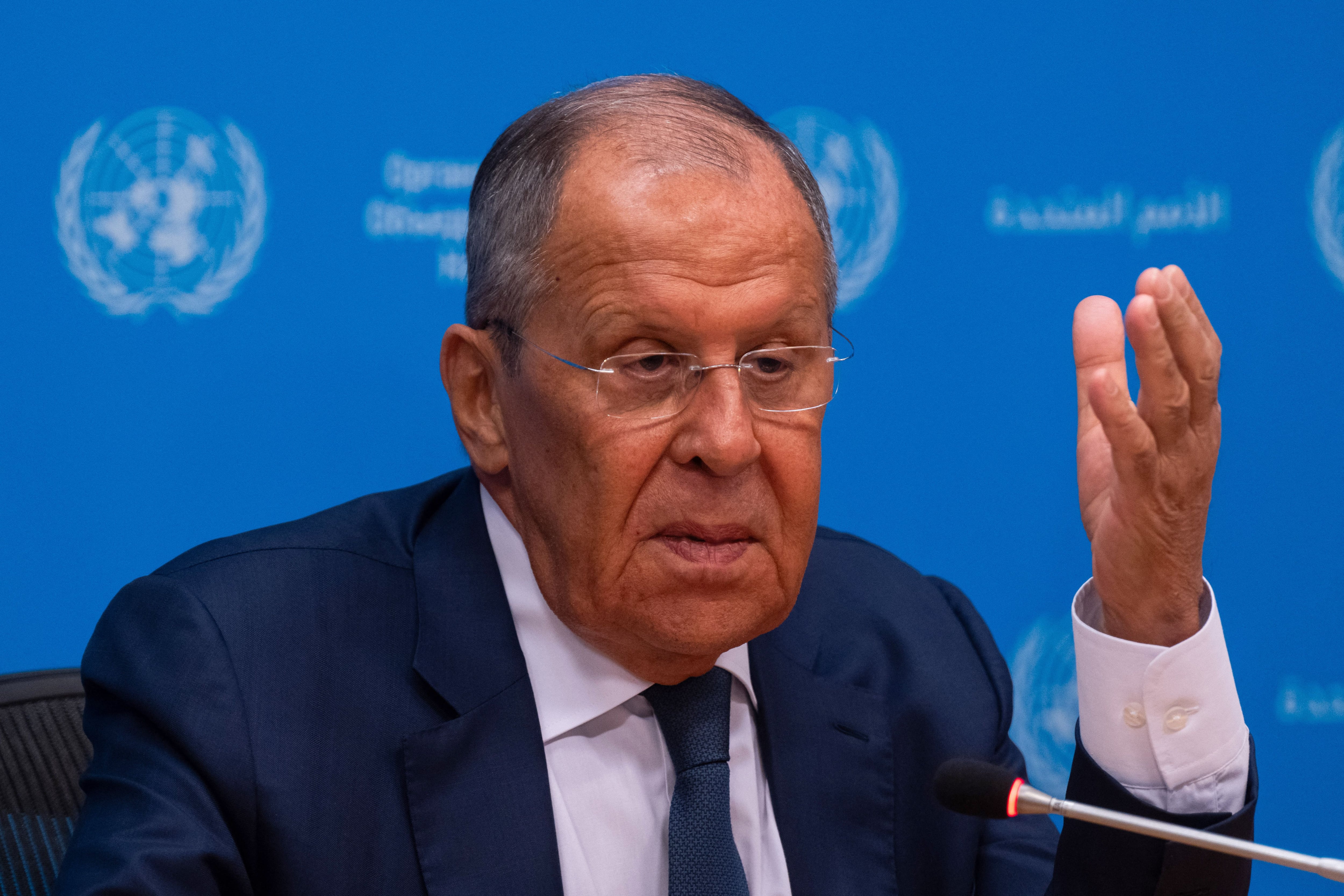 Sergey Lavrov elogió al senador J.D. Vance por oponerse a la ayuda a Ucrania, destacando su deseo de paz.
