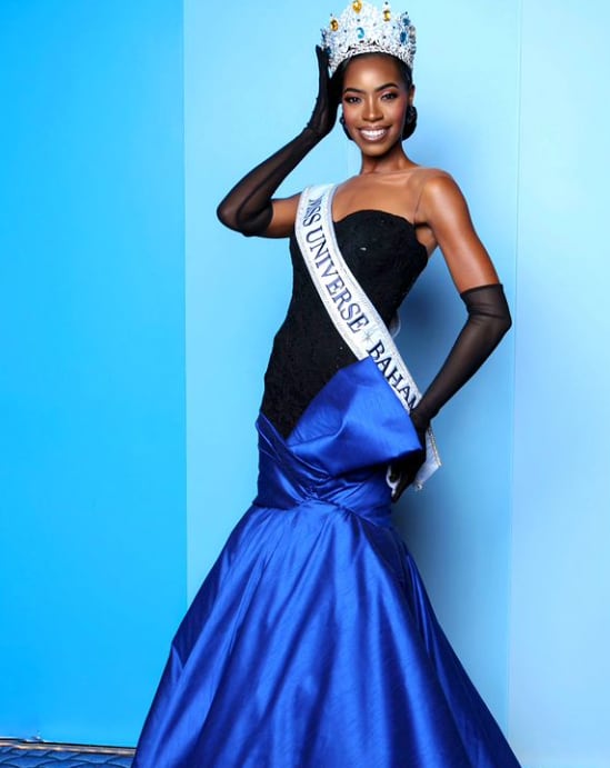 Selvinique Wright fue Miss Grand Bahamas y, en el 2016, estuvo en el top 10 de  Miss Grand International. Tiene 32 años.