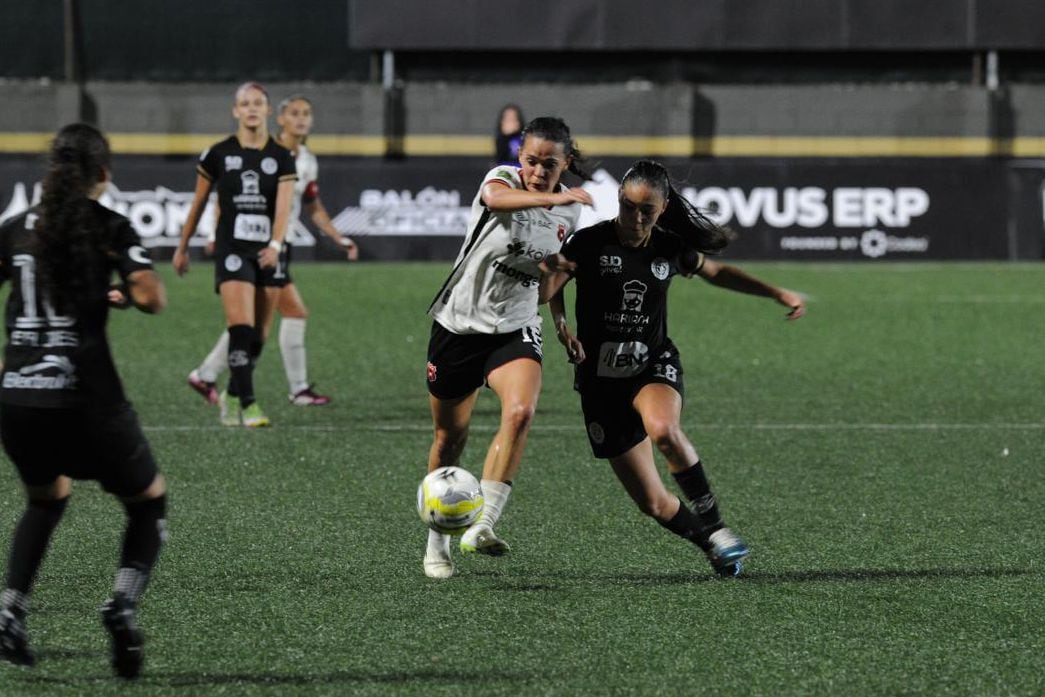 Emilie Valenciano hizo un partido muy bueno en el juego de ida de la final entre Sporting y Liga Deportiva Alajuelense.