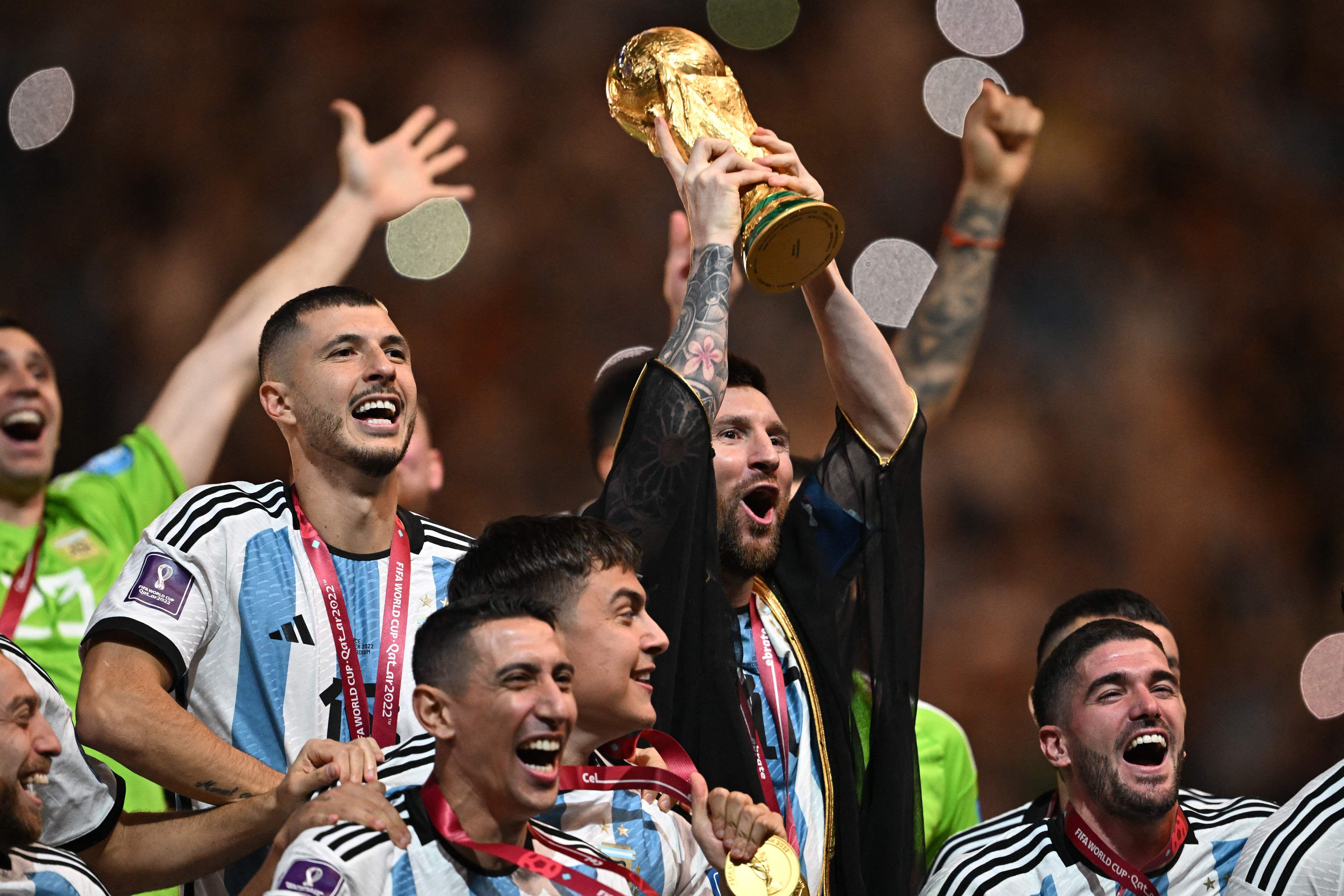 Argentina, de la mano de su ídolo, Lionel Messi, suma su tercer mundial de fútbol. Qatar será para los albicelestes: inolvidable. 