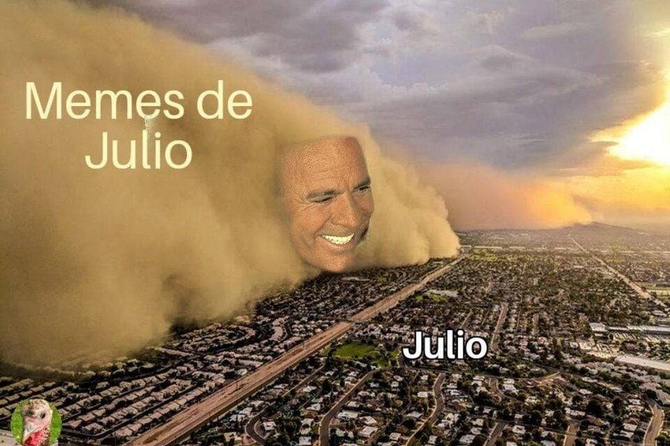 Año con año, una tormenta de memes de Julio Iglesias se cierne sobre las redes sociales. 