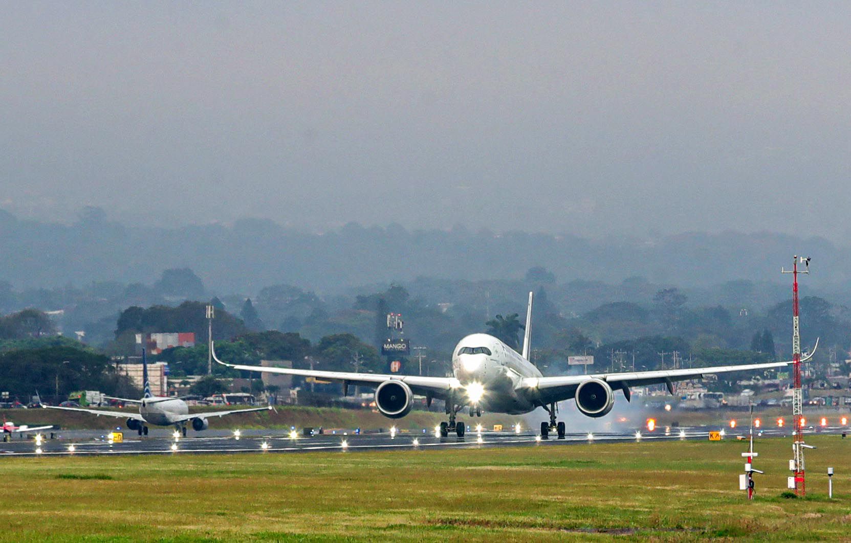 Costa Rica negocia rutas aéreas directas a Italia, Portugal y los países escandinavos