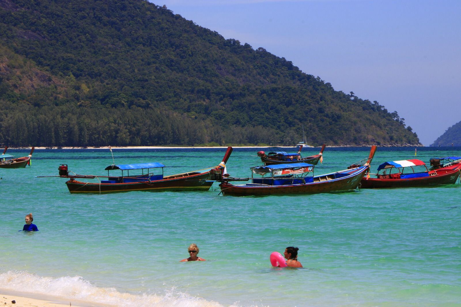 Las playas de Tailandia sobresalen por los colores del agua. Fotografía: José Retana