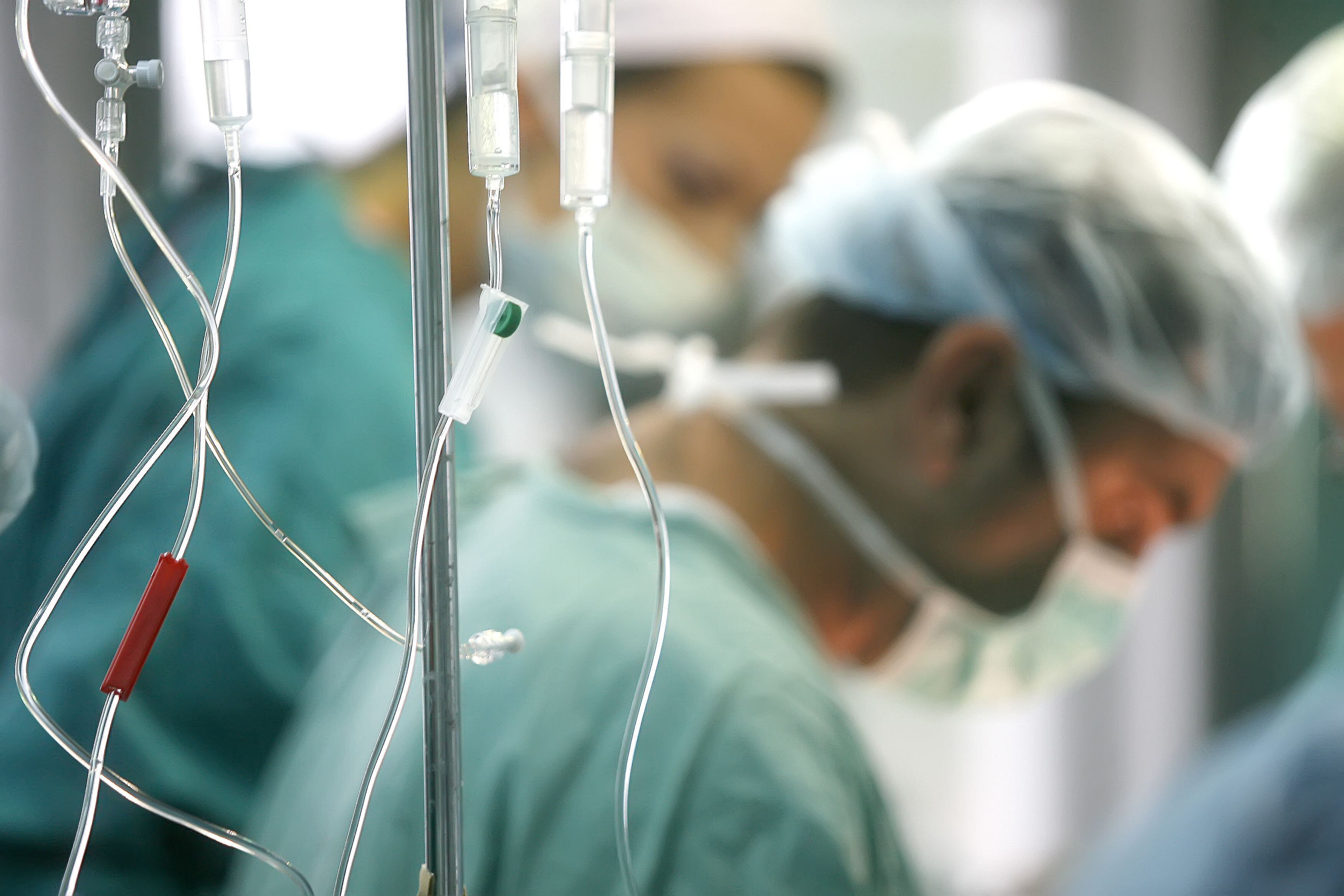 Órganos para trasplantes se desperdician debido a protesta de médicos especialistas, denuncia CCSS