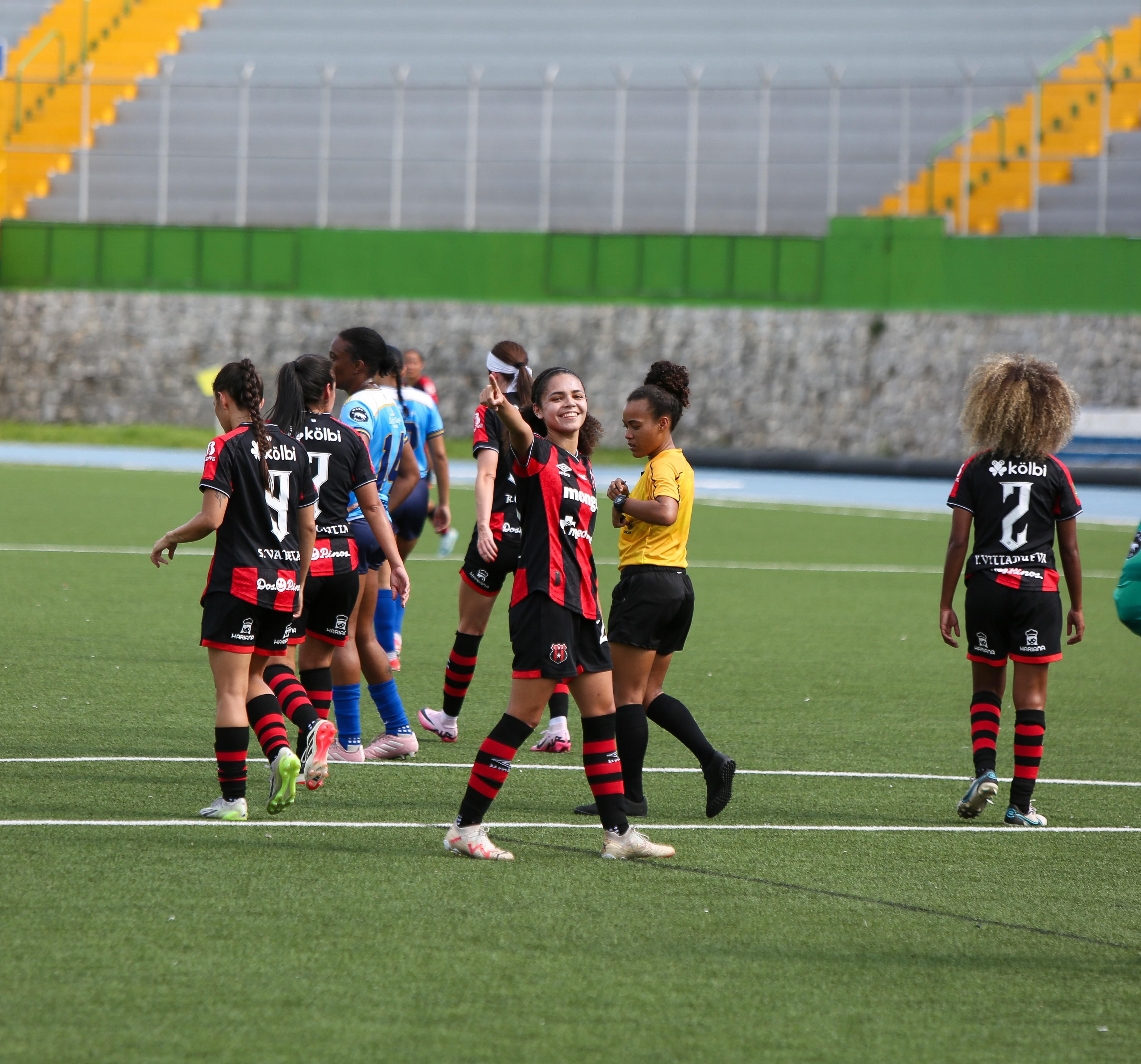 Alexandra Pinell convirtió uno de los seis goles de Liga Deportiva Alajuelense contra Sagitun de Belice en la Copa Interclubes de Uncaf.