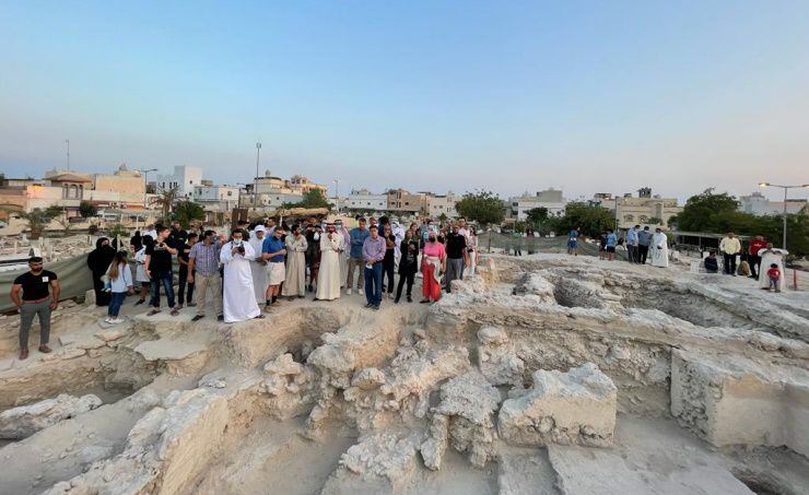 Arqueólogos descubren en Bahréin uno de los primeros edificios cristianos del Golfo Pérsico, revelando una comunidad perdida.