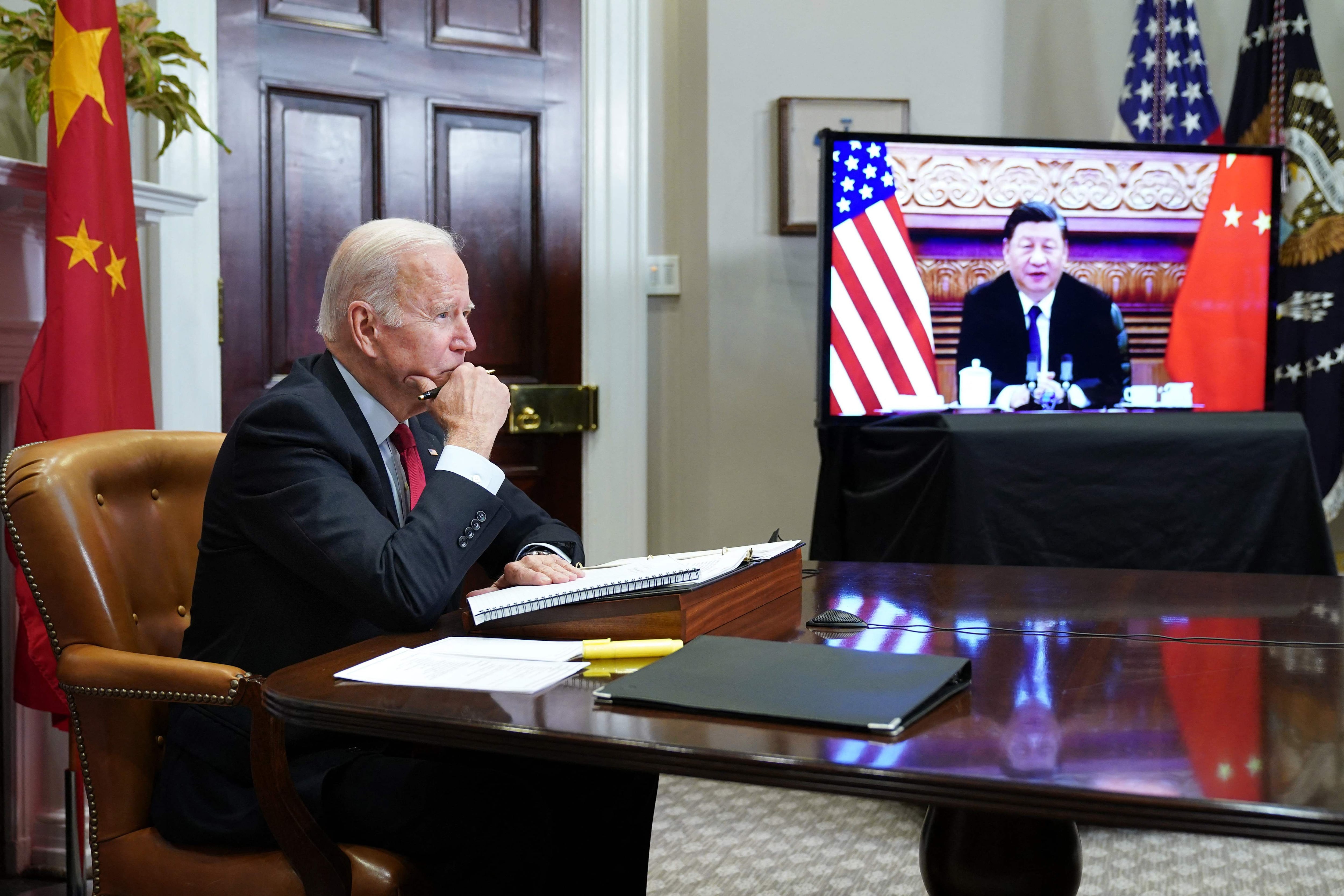 El presidente de Estados Unidos, Joe Biden, y el de China, Xi Jinping, dialogaron durante más de dos horas el jueves sobre las crecientes tensiones por Taiwán. 