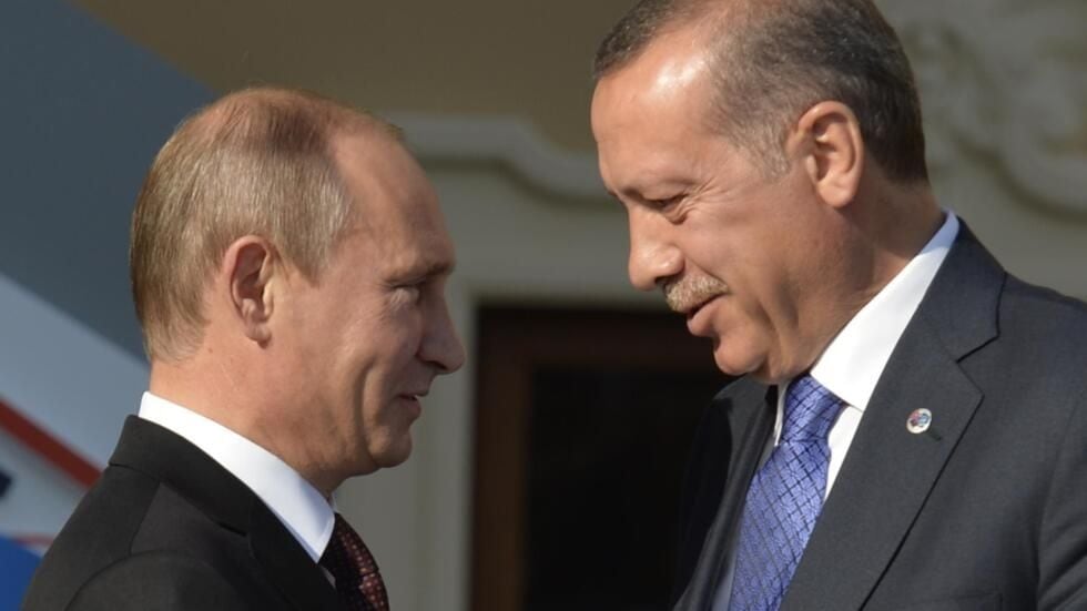 El presidente turco, Recep Tayyip Erdogan, le propuso a su homólogo, Vladimir Putin, ser medidador para acabar con el conflicto en Ucrania. Foto: Eric Feferberg/AFP