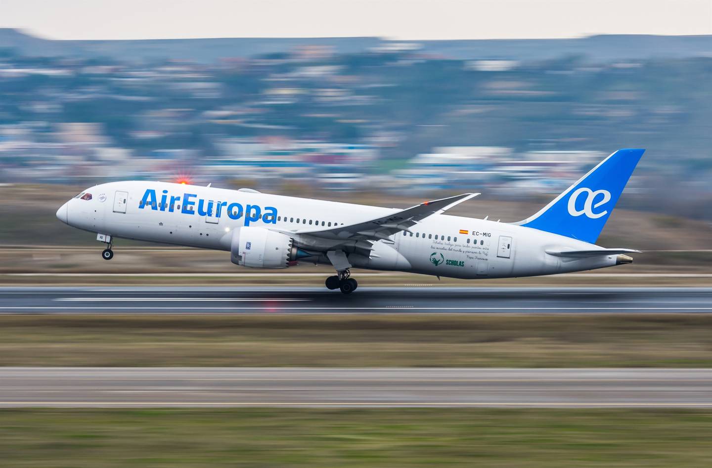 Vuelo de Air Europa desvía a Brasil por turbulencias severas y deja siete heridos.