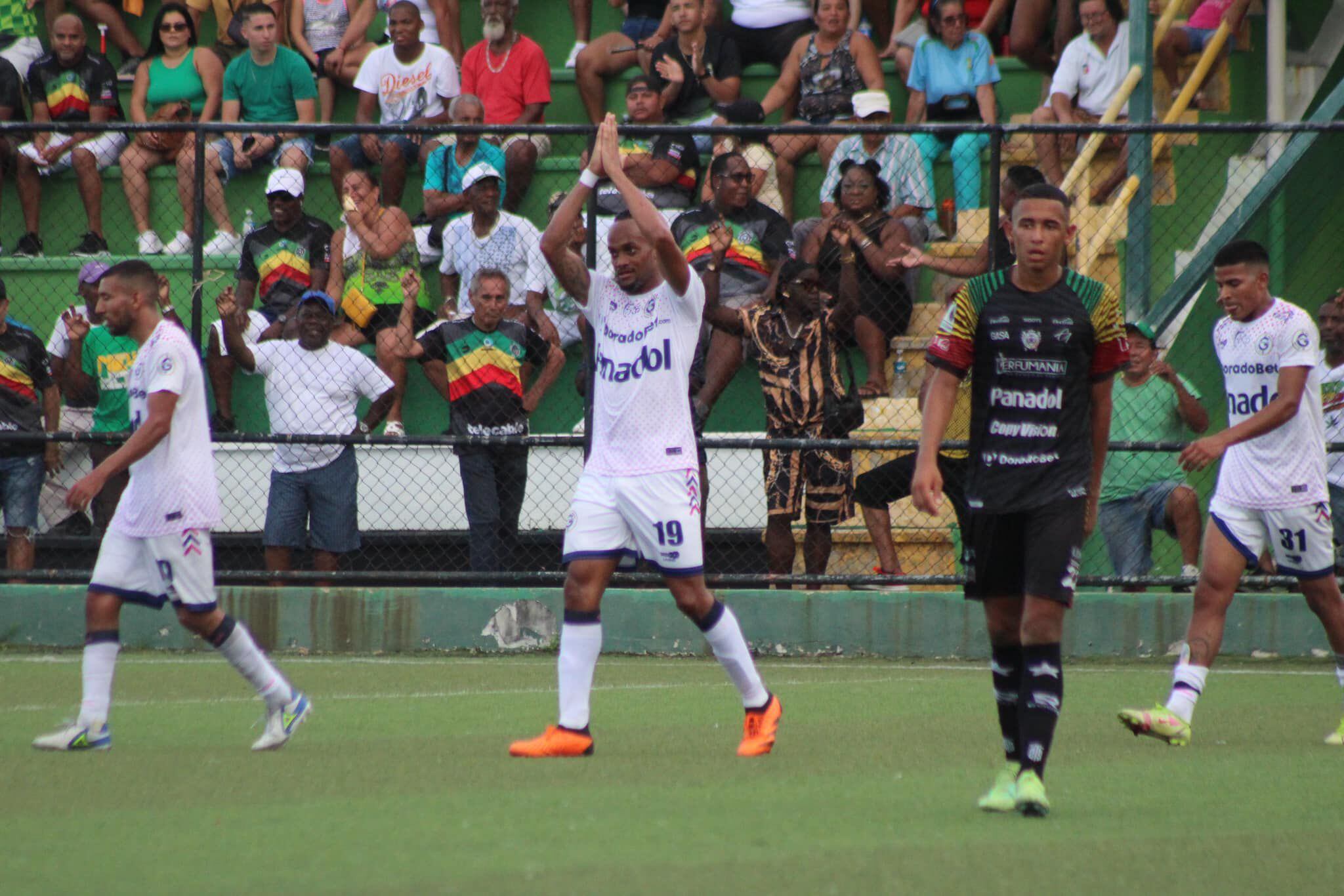 Lemark Hernández anotó el segundo tanto de Guadalupe contra Limón Black Star, un impresionante gol desde el centro del campo. (Foto: Facebook de Guadalupe).