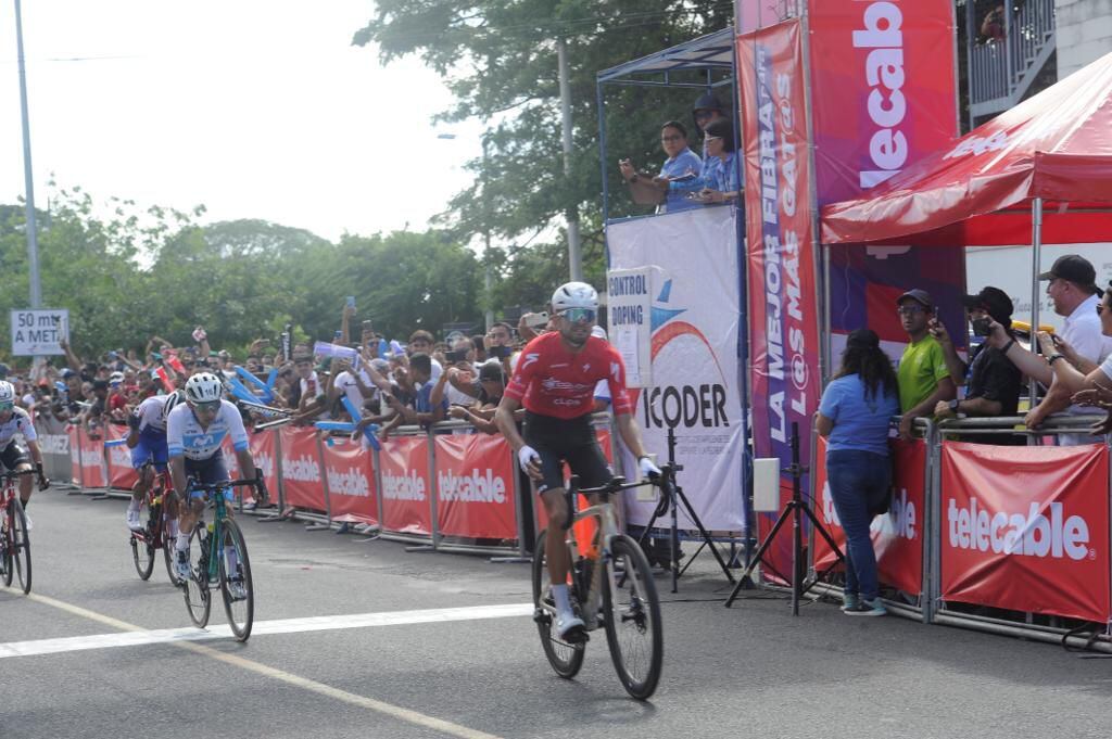 Daniel Bonilla gana la primera etapa de la Vuelta a Costa Rica que regresa tras la pandemia