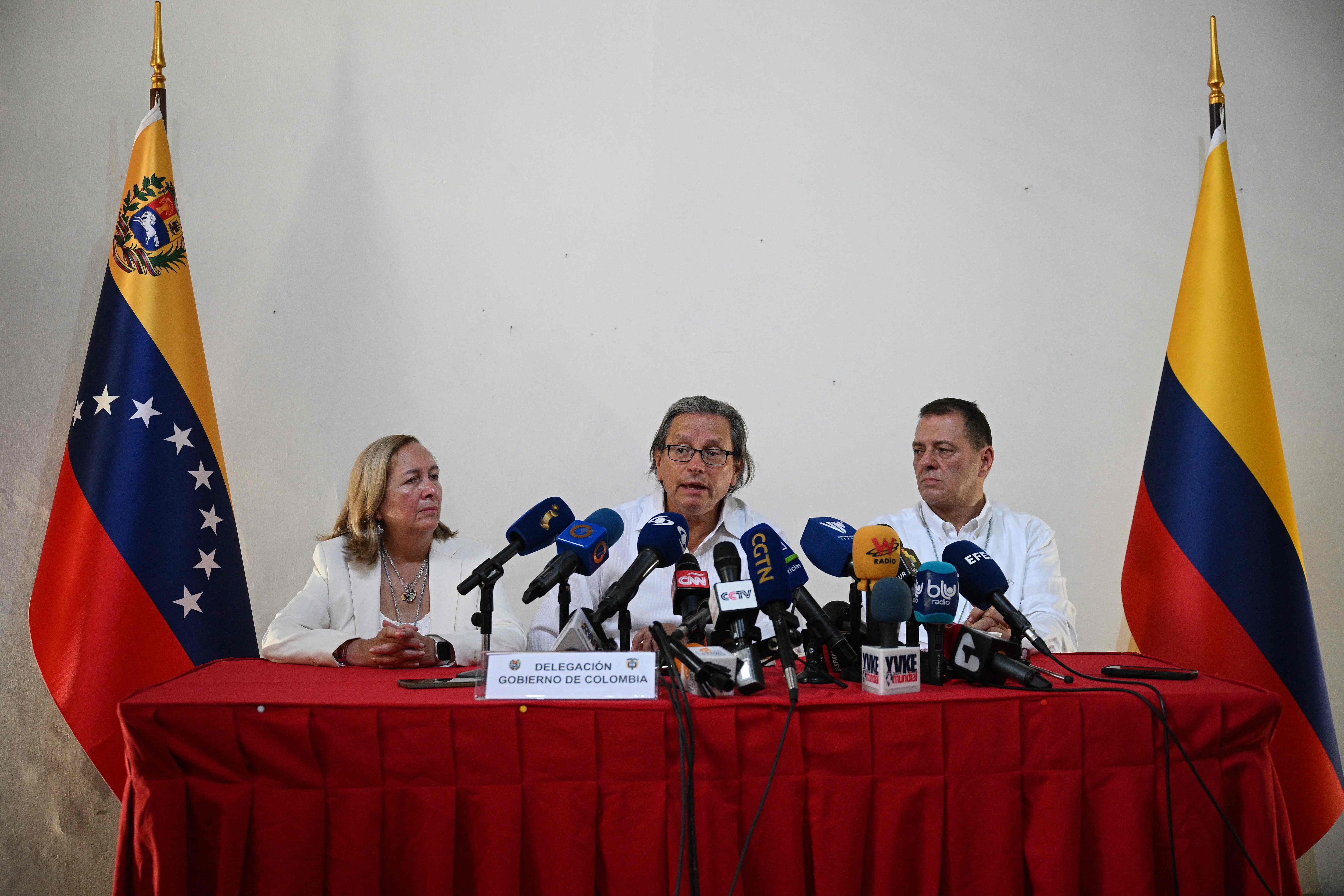 Disidentes de las FARC declaran cese ‘unilateral’ al fuego tras diálogo con el gobierno colombiano