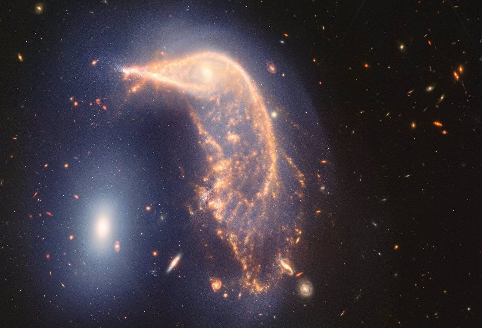 Duo de galaxias en interacción Arp 142.