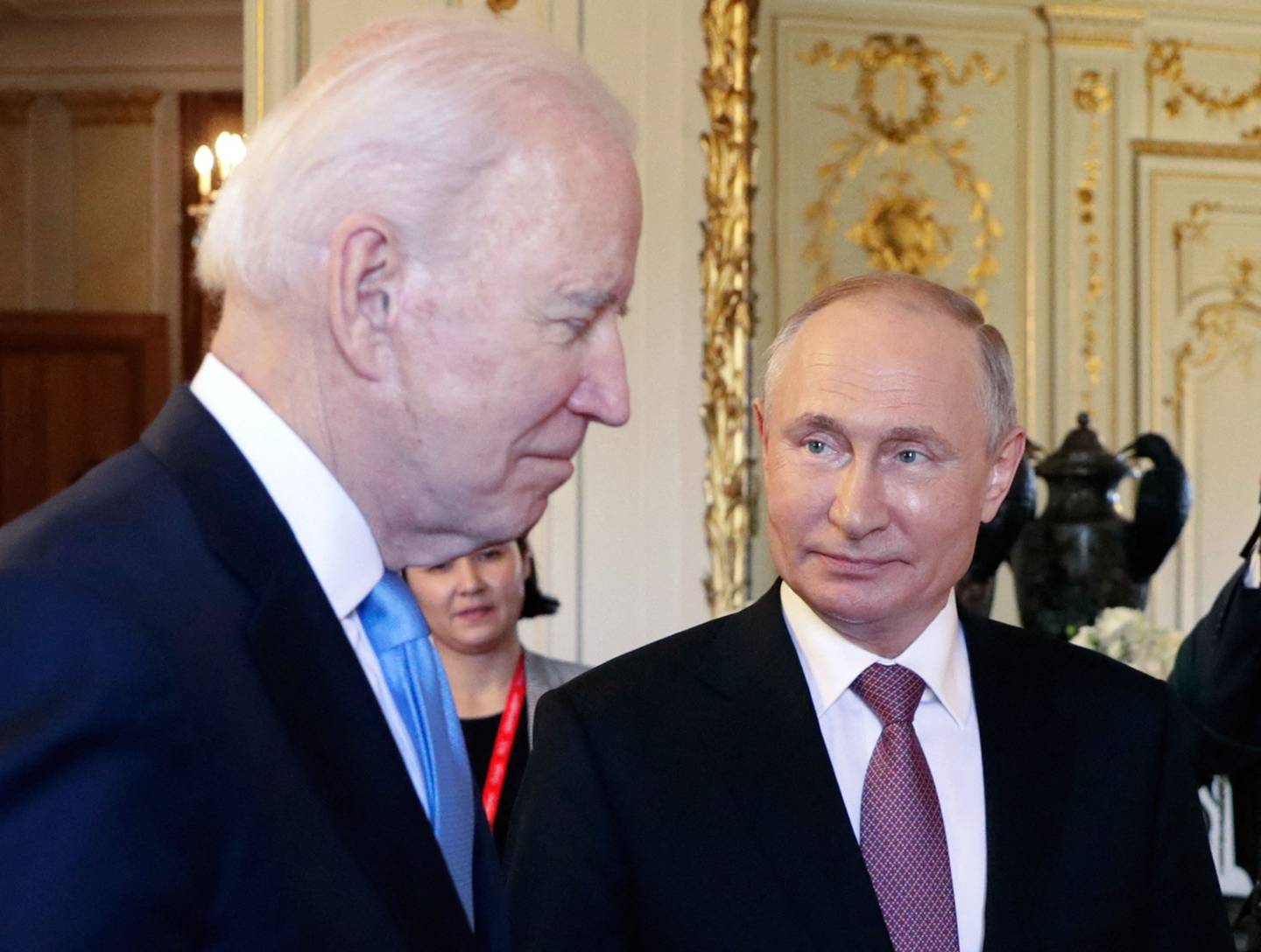 Estados Unidos y Rusia mantienen diferencias y ambos se acusan de querer armar al espacio. En la imagen se encuentran el presidente de Rusia, Vladimir Putin, y el de los Estados Unidos, Joe Biden. Foto: AFP