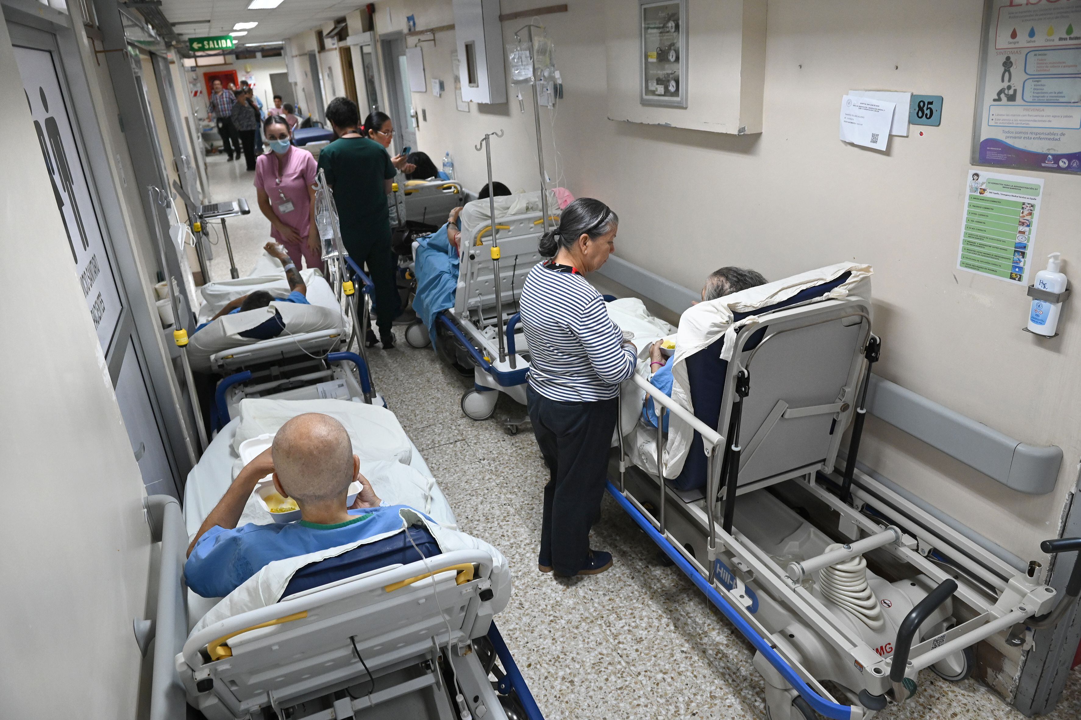 El servicio de emergencias del hospital San Juan de Dios ha encarado en las últimas semanas una alta demanda. 
