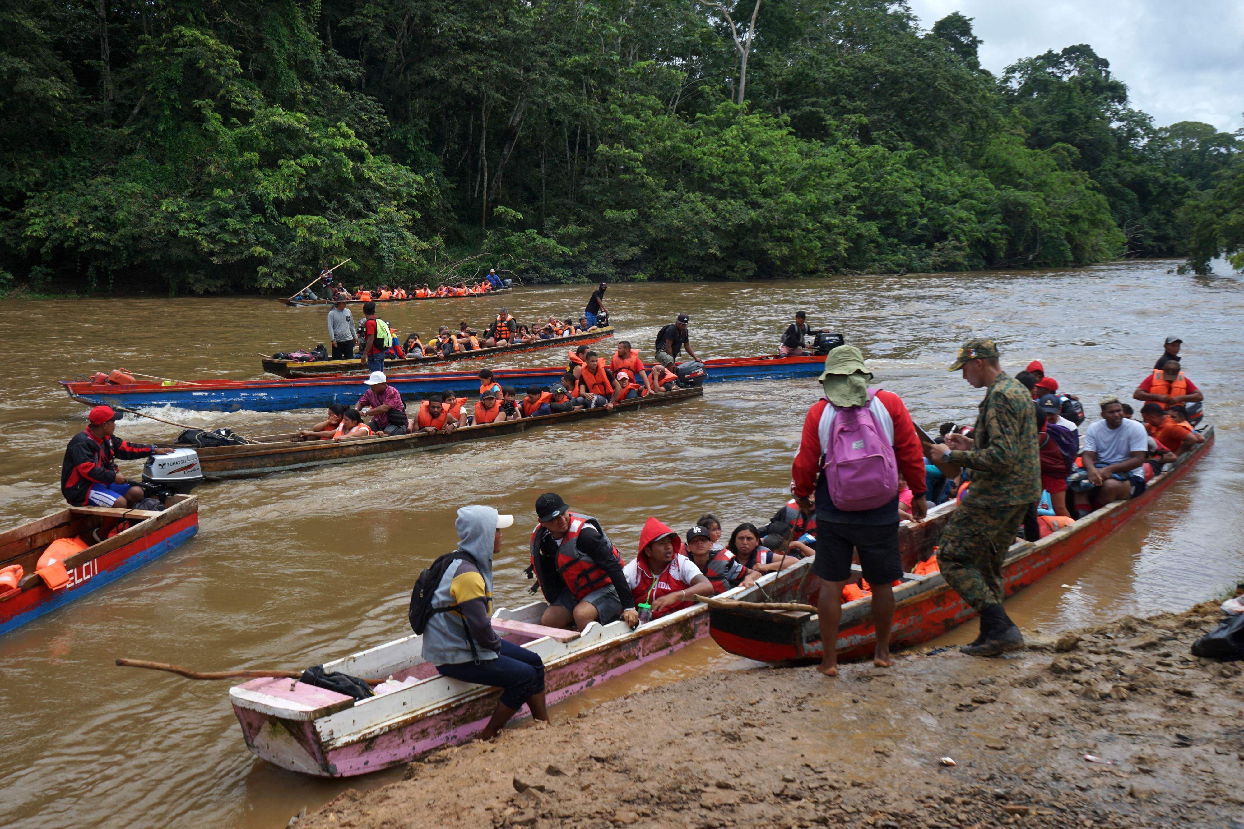 Según un recuento de las autoridades migratorias de Panamá, medio millón de migrantes cruzaron la selva del Darién en el 2023.
