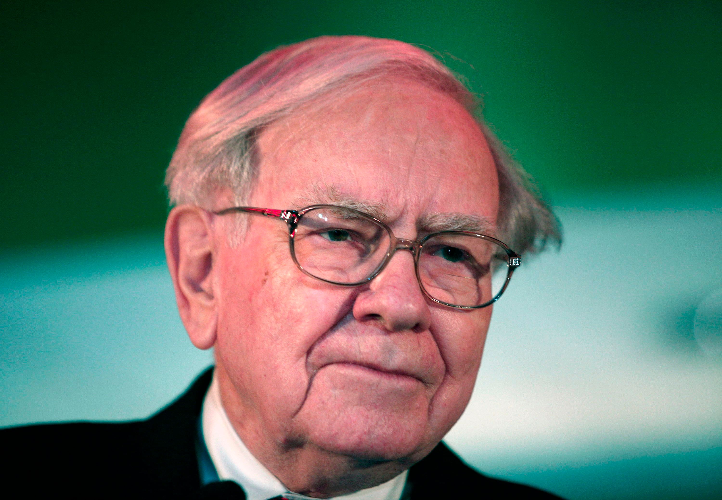 Warren Buffett prevé más quiebras bancarias en Estados Unidos, pero clientes estarán a salvo
