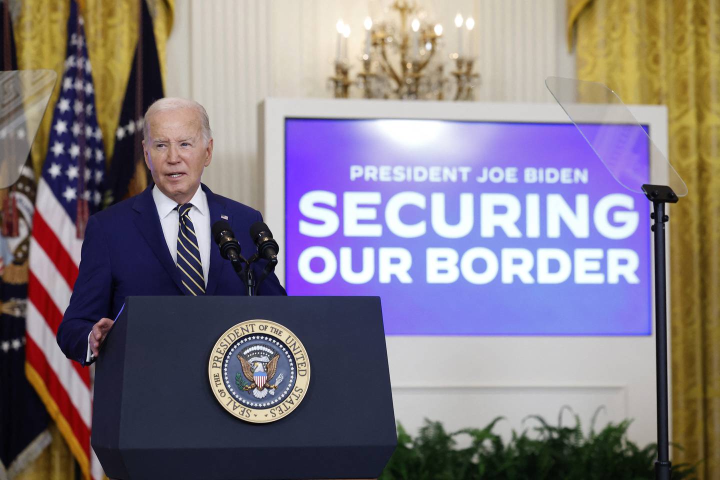 Joe Biden dice que las medidas migratorias son para 'asegurar la frontera' entre Estados Unidos y México.