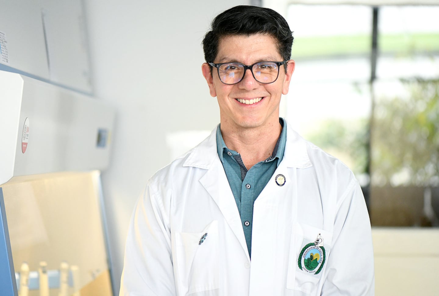 Javier Mora, the Costa Rican scientist who studies a molecule against breast cancer