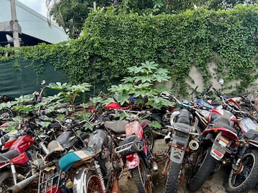 Motos en el depósito de Cosevi, Naranjo, Alajuela, donde es posible ver su deterioro