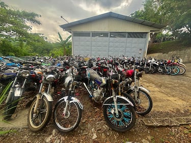 Motos en el depósito de Cosevi, Naranjo, Alajuela, donde es posible ver su deterioro