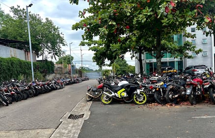 Motos en el depósito de Cosevi, Naranjo, Alajuela, donde es posible ver su deterioro