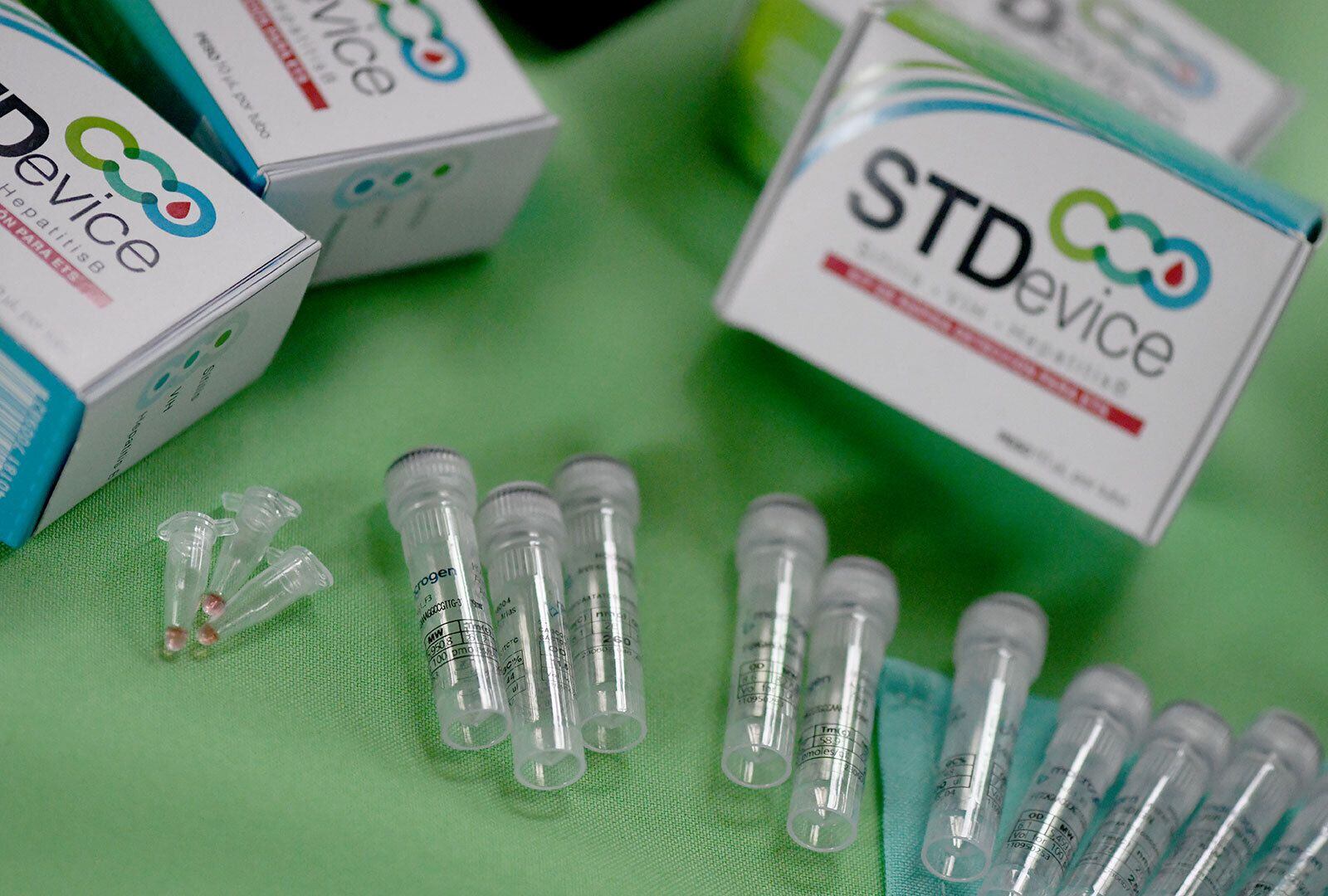 Estas son las pruebas que buscan detectar de forma rápida si una persona tiene una infección de transmisión sexual (STD). Fotografía: Anel Kenjekeeva